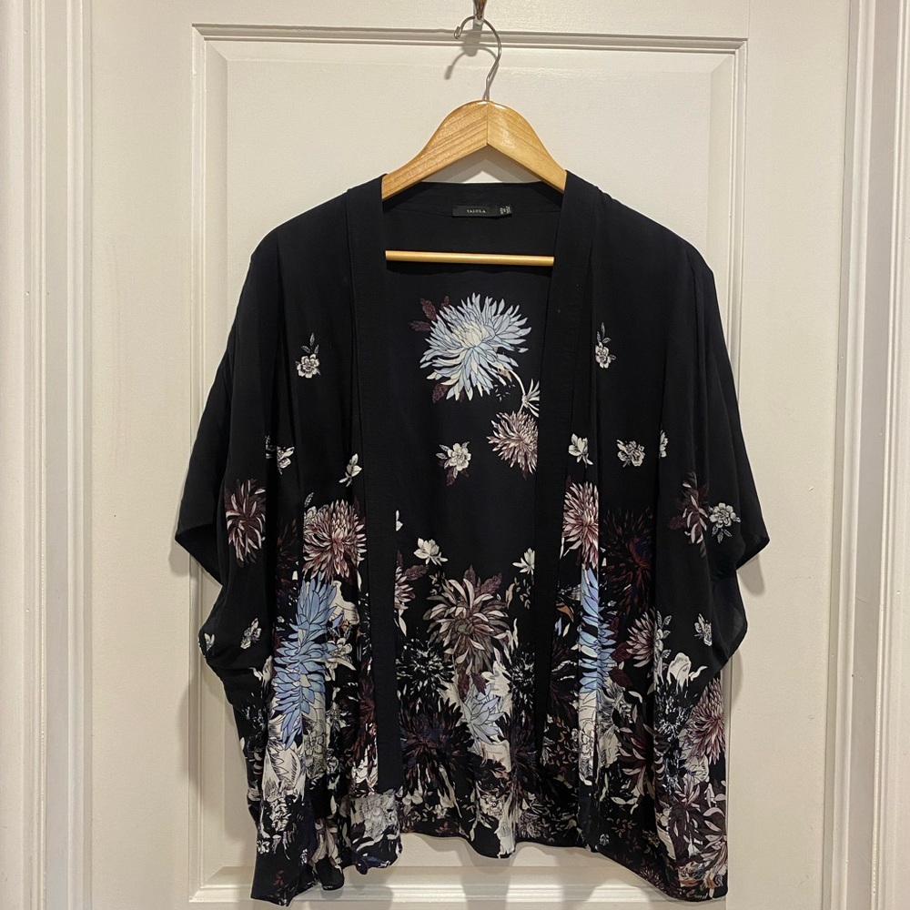 Aritzia Talula kimono
